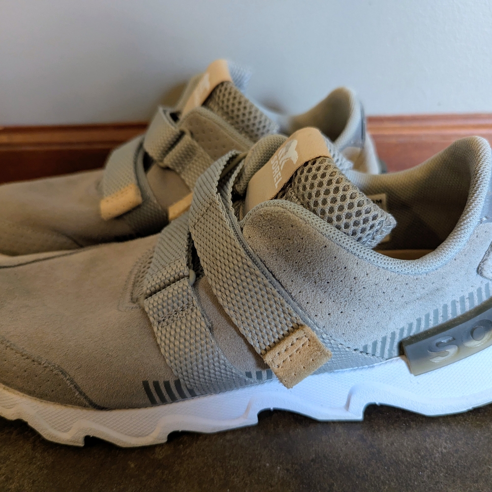 Sorel Kinetic Lite Velcro Walking Sneakers women's 9